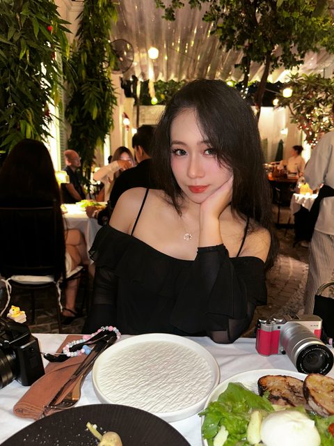 宝珍 Lyly, a local Buddy in Ho Chi Minh City